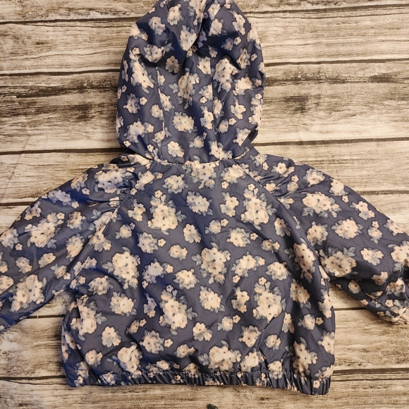 Baby Gap 0-6 months coat. Like new - Picture 4 of 5